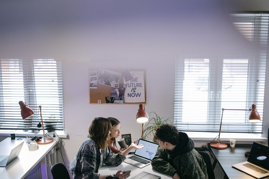 How to Choose an AI Consulting Firm: A Vendor Evaluation Checklist for Canadian Businesses